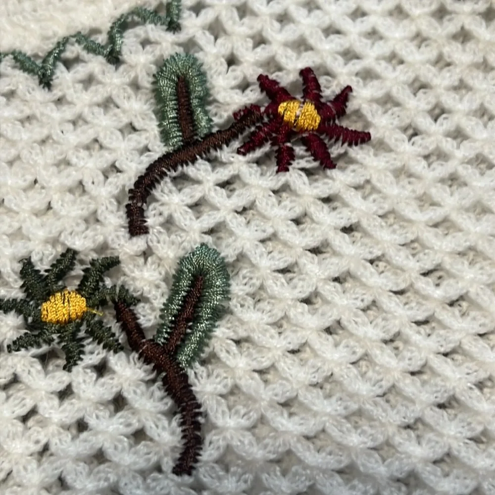 Rebellion Cropped Crocheted Tank top
Size Medium - Picture 3 of 7